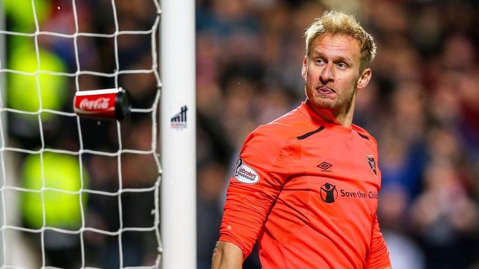 Zlámal jde na týden do první ligy. St. Mirren přišel o všechny brankáře
