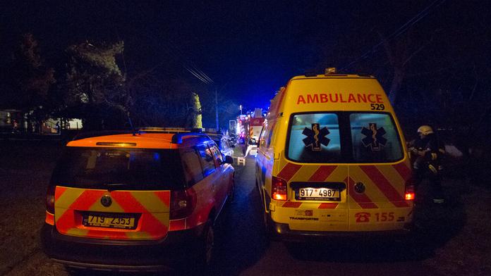 Požár v Kuřimi: Hasiči evakuovali osm lidí, pět se nadýchalo kouře