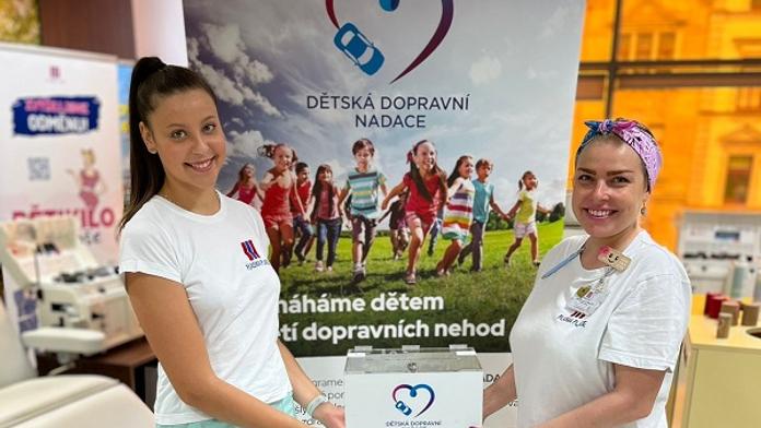 Pomáhat můžeme i dvakrát: Dárci plazmy navíc přispívají sirotkům obětí dopravních nehod