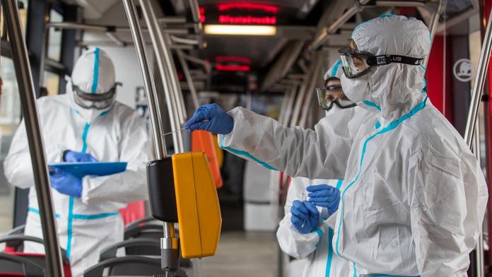 Respirátory v MHD? V pražské našli jen neškodné zbytky koronaviru