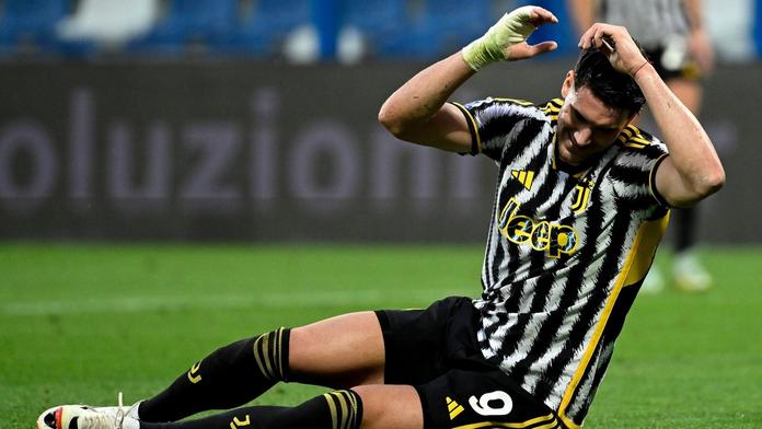 Juventus překvapivě padl se Sassuolem. AC Milán porazil Veronu, Lazio remizovalo