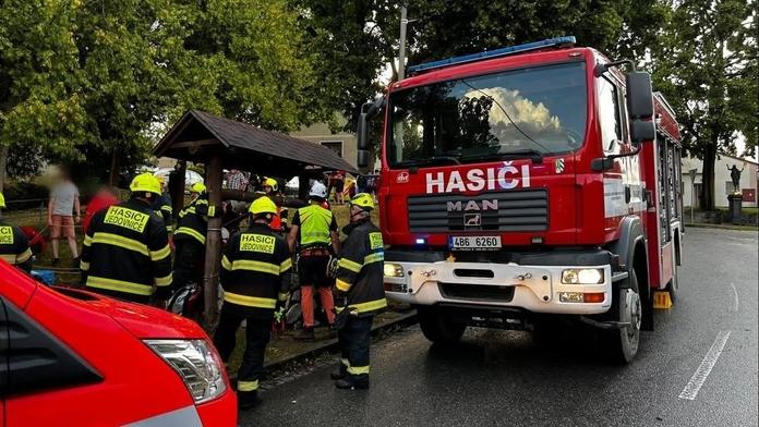 Voda při silné bouři zaplavila podzemí Macochy. Uvěznila tam osm lidí
