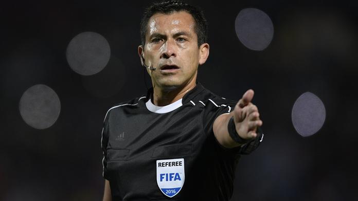 Utkání bude řídit Alláh! Islámský stát zakázal fotbalové rozhodčí