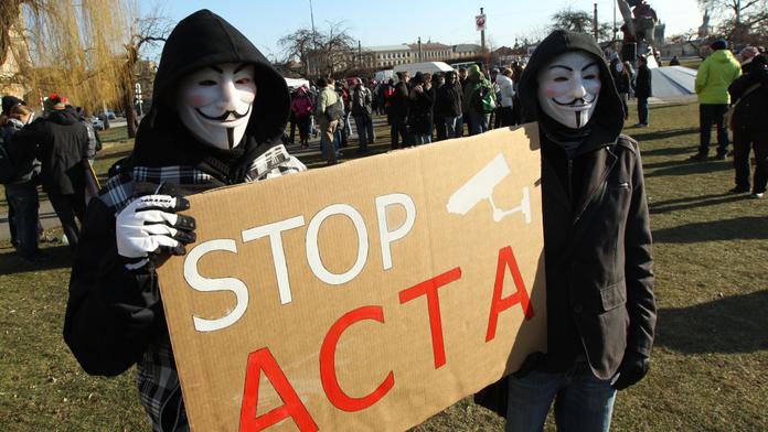 Piráti mohou jásat. Dohoda ACTA v Evropě zřejmě skončila, Brusel ji odmítl