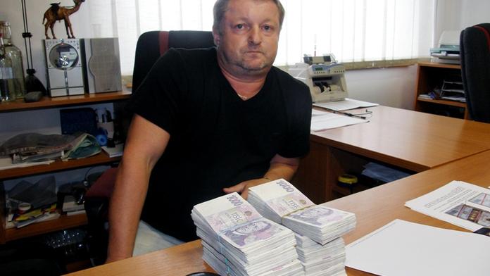 Majitel Draka o výrobě jedovatého alkoholu prý nevěděl. Státní zastupce stopnul jeho stíhání