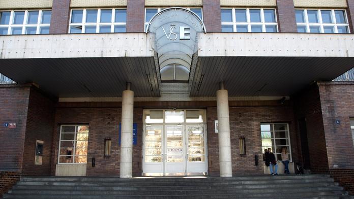Stávající rektor VŠE Dvořák zůstává, poslanec za SPD Ševčík předem odstoupil
