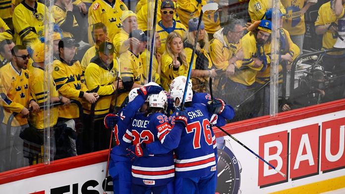 USA jsou ve finále MS po 65 letech. O zlato je vyzvou Švýcaři, kteří zničili Dány