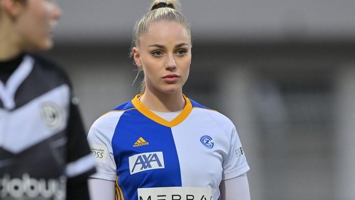Nejkrásnější fotbalistce vadí nevhodné zprávy. Koukáte na mě jen zvenčí, lituje