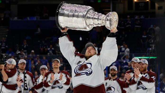 Vychytal Stanley Cup, ale musí z kola ven. Francouzův rival hledá nový tým