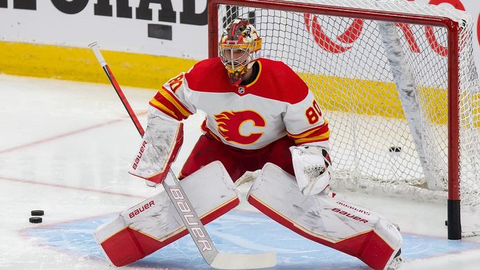 Vladař v premiéře za Calgary zapsal výhru a přihrávku. Vaněček střídal