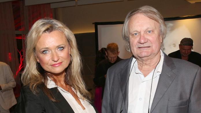 Jana Adamcová odvezla Jiřího Adamce do ústavu. Tvrdí, že se zhoršil jeho stav
