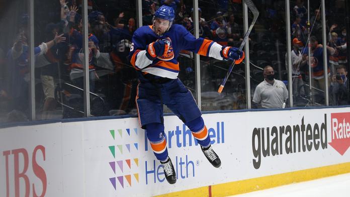 Islanders a Maple Leafs srovnali stav série, Vegas má mečbol