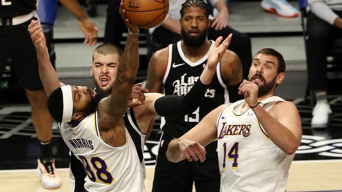 Bitvu o Los Angeles vyhráli Clippers! 76ers prohráli s Memphisem