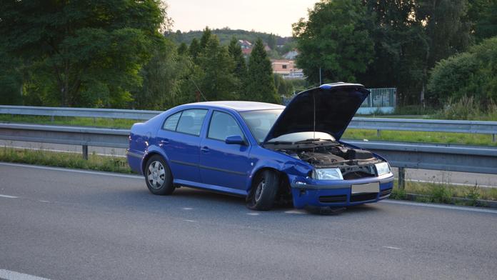 Nehoda na R4 zkomplikovala nedělní dopravu!