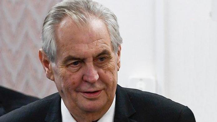 "Svrchovaná drzost!" Prezident promluvil o růstu platů politiků
