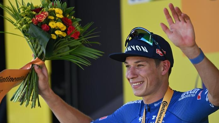 Dramatický finiš na Tour. Z výhry ve třetí etapě se raduje Belgičan Philipsen