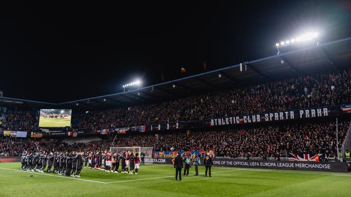 GLOSA: Sparta se loučí s Evropou s hlavou nahoře. Tleskala jí plná Letná