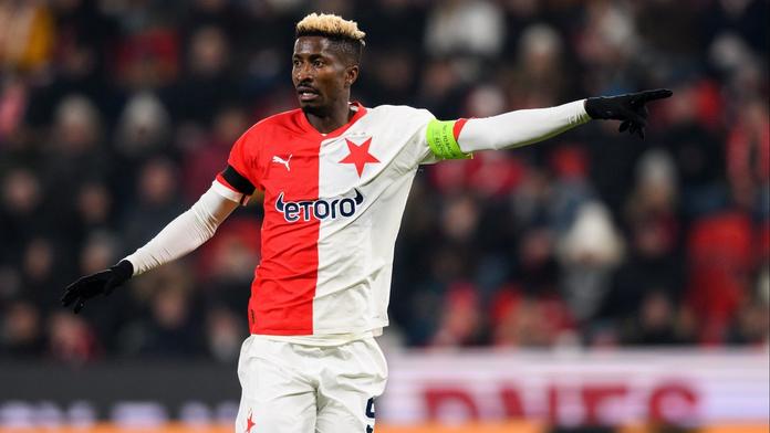 Slavia stáhla žádost o prominutí Olayinkova trestu. Nigerijec onemocněl