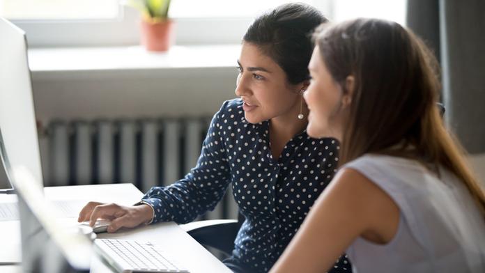 Studenty čeká těžká volba. Musí si vybrat školu a nemůžou ji navštívit