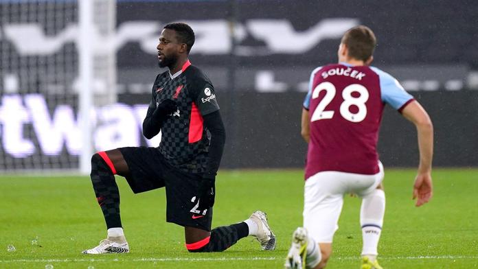 Konec poklekání před zápasem? Premier League přišla se zásadní změnou