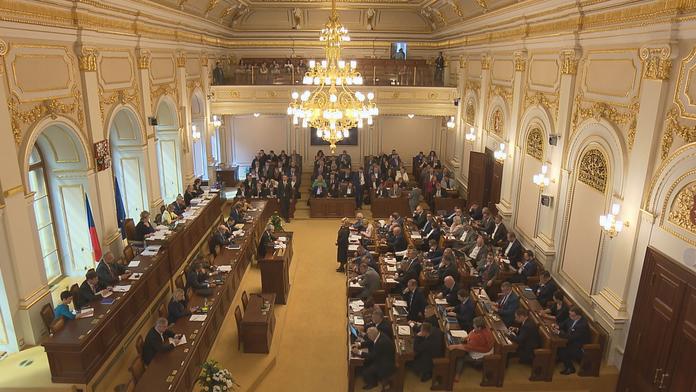 Rodiče mají dostat přidáno. Sněmovna schválila zvýšení přídavků na děti