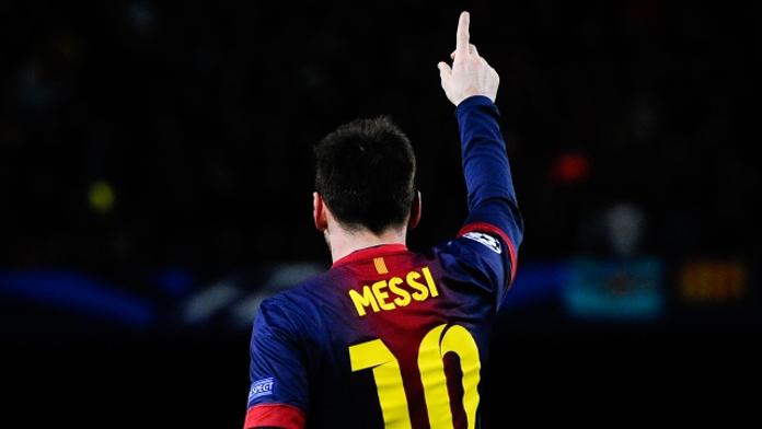 Proč hledají papeže? V Barceloně prý jeden běhá na hřišti!