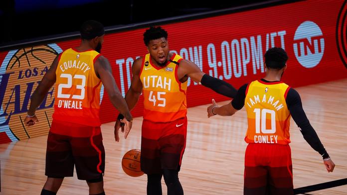 Fantastické výkony, Mitchell opět přes 50 bodů, Dončič předvedl skvělé triple double