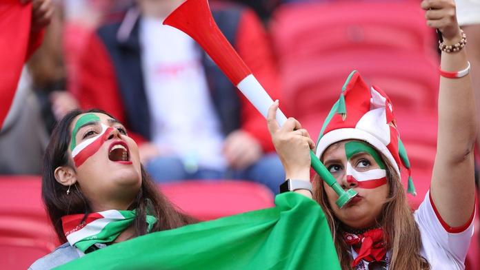 Je MS, zákony jdou stranou: Ženy z Íránu směly po 37 letech fandit!