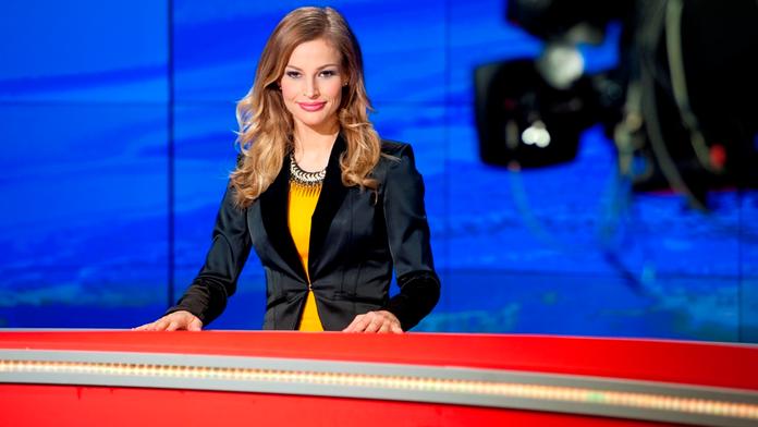 Krásná a svůdná Petra Svoboda uváděla poprvé zprávy. Jak dopadla?