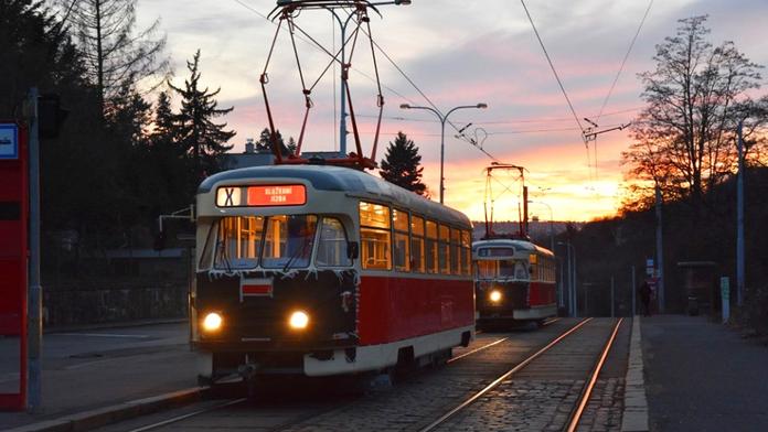 Retro tramvaje se po 65 letech vrací do Prahy. Budou jezdit v běžném provozu