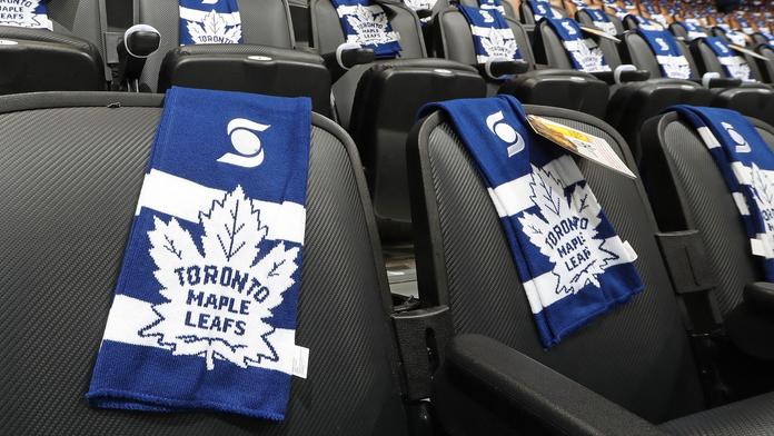 NHL se bude hrát opět bez fanoušků. Pocítí to i trojice Čechů