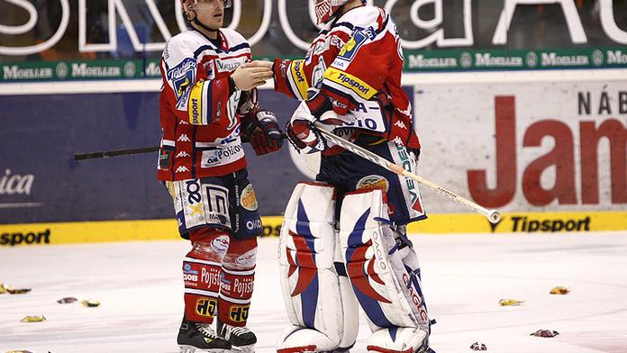 Finále extraligy pokračuje, Pardubice smetly Spartu