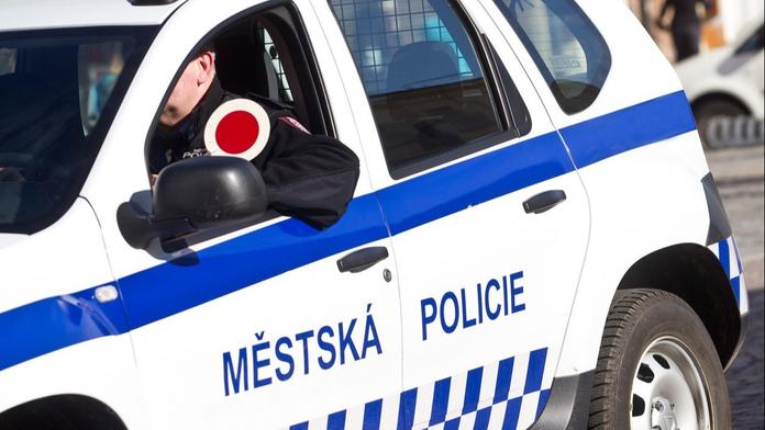 V brněnské restauraci řádila polonahá žena. Je to tu kontaminované, tvrdila