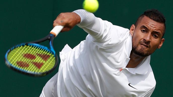 Bouřlivák Kyrgios dostal kanára, přesto postoupil! Bartyová jde dál