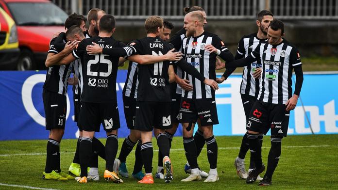 Skvělý obrat na jihu Čech, Slovácko vykradlo Baník! Sparta přejela Opavu