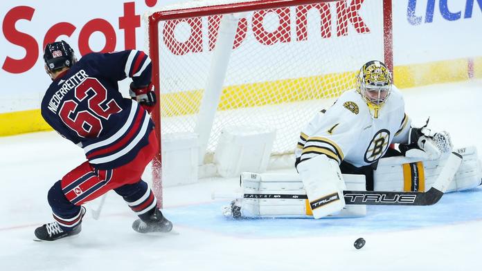 Boston prohrál potřetí v řadě a Pastrňák nebodoval. Neuspěl ani Mrázek