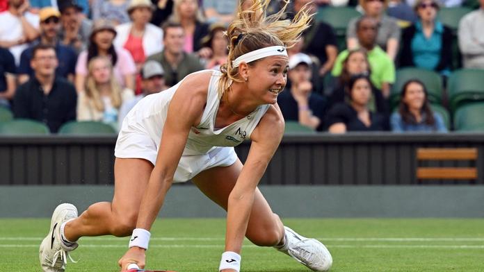 Bouzková na kurtu nechala všechno. I přes vyhraný set to na postup nestačilo
