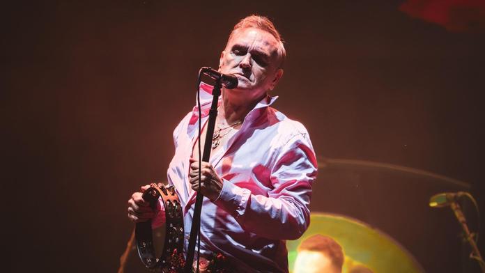 Legendární zpěvák zrušil několik vystoupení. Jsem v katatonickém stavu, řekl