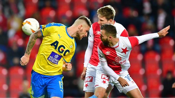 Strach, penalta, červená a gól! Slavia nabírá na čele ligy náskok