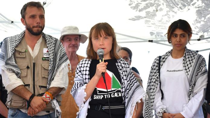 Greta Thunbergová před plavbou do Gazy 1. 6. 2025