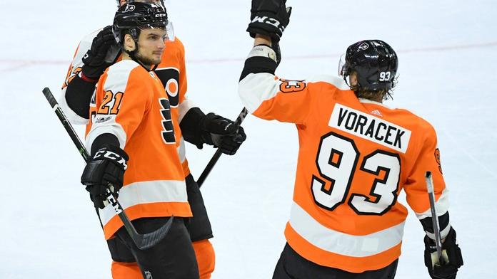 Voráček, Sobotka a Hanzal asistovali, pak slavili vítězství