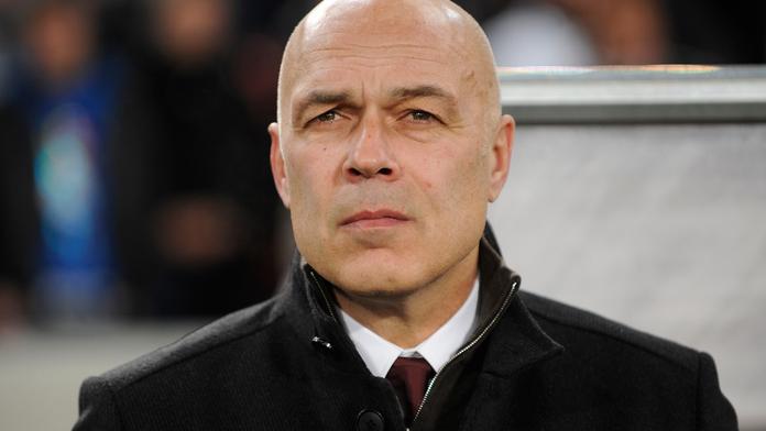 Jak ven z krize? Schalke má pomoci švýcarský stratég