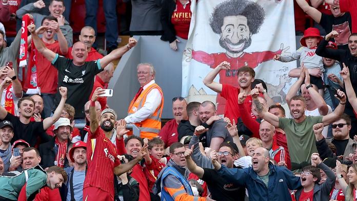 Salahovo selfie a prank na fanoušky. Liverpool slavil titul po pěti letech