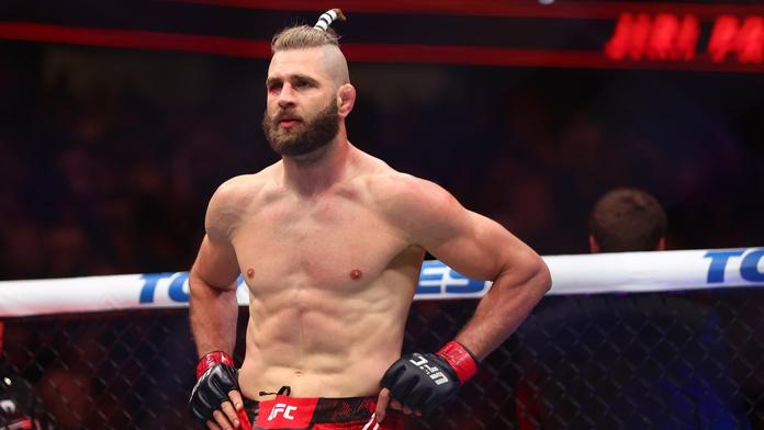 Procházka stoupl v žebříčku UFC. Doma už regeneruje v lesích