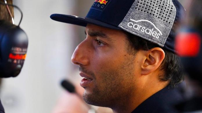 Bývalý závodník F1 boural na motorce, se zraněními skončil v nemocnici