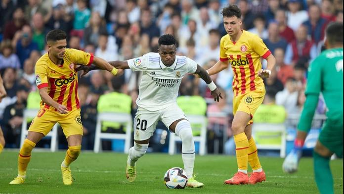 Nechutné výhrůžky hvězdě Realu Madrid. Z mostu visela její figurína
