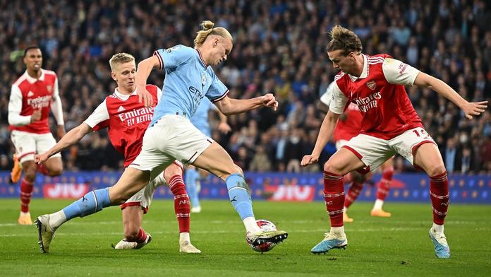 Fanoušci City chtějí bojkotovat Community Shield. Vadí jim čas i stadion