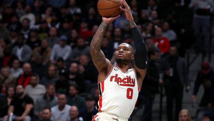 Fantastický Lillard nasázel 51 bodů a zamotal boj o play-off! Tatum řídil obrat