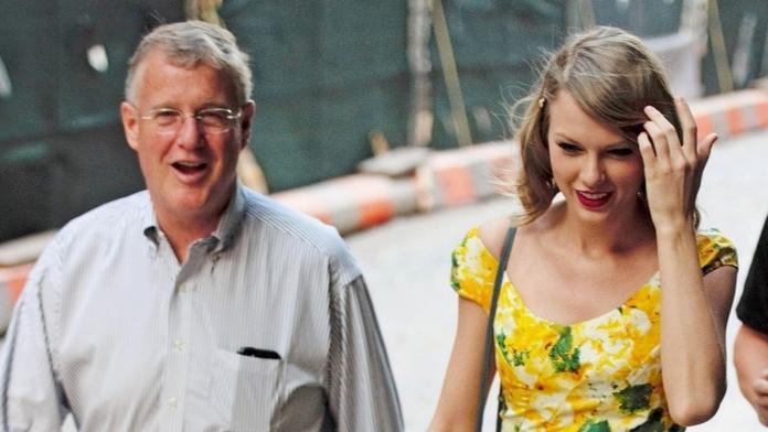 Taylor Swiftová se svým otcem Scottem