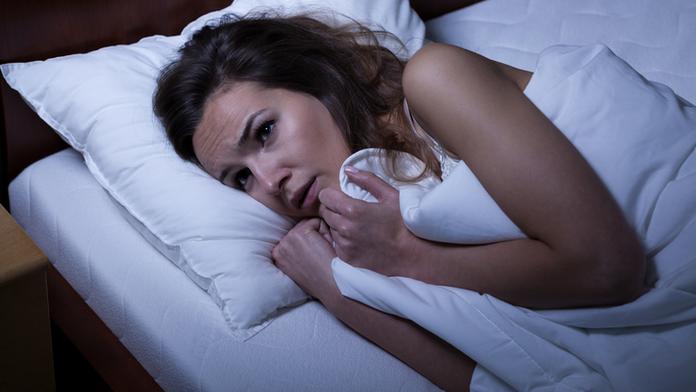 Víc nočních můr. Experti řekli, jak covid ničí náš spánek. A jak se bránit